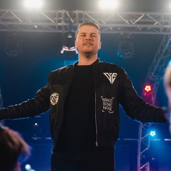 dj-oneear-kuenstler-buchen