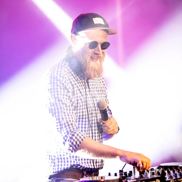 felix-harrer-buchen-party-dj