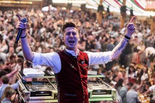dj-robin-summerfield-closing